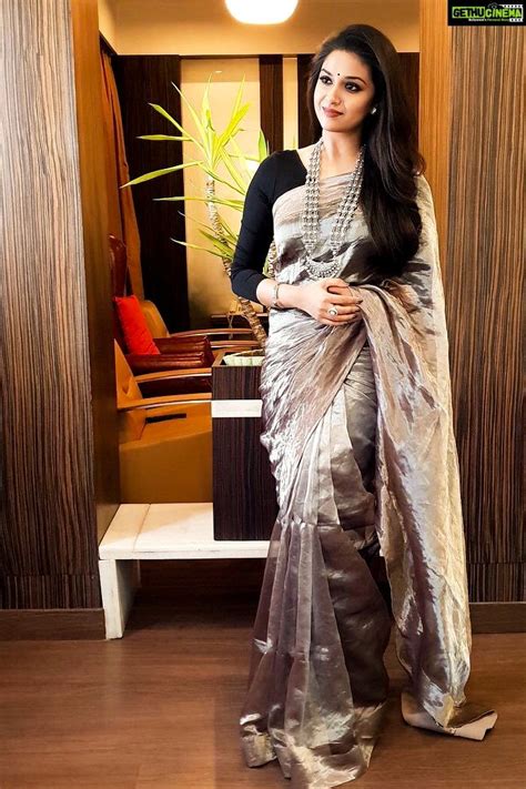 Actress Keerthy Suresh 2018 Latest Hd Images And Saree Pictures Gethu Cinema Saree Look