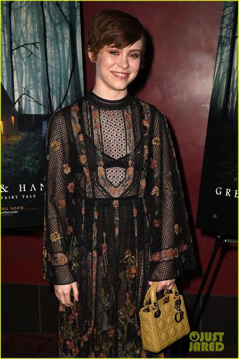 Sophia Lillis Reunites With The Losers Club At Her Gretel And Hansel Premiere Photo 4421269