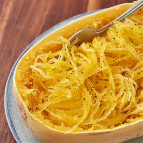 Spaghetti squash is like any other hard squashes you find in the autumn, like butternut squash, acorn squash or the ultimate guide for how to cut, prep, season and cook spaghetti squash in your oven and swap out your extra carbs in all your favorite pasta recipes. How To Microwave Spaghetti Squash - Best Way To Microwave ...