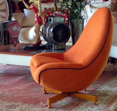 Retro Danish Egg Swivel Chair Timber Base Swivel Chair Living Room
