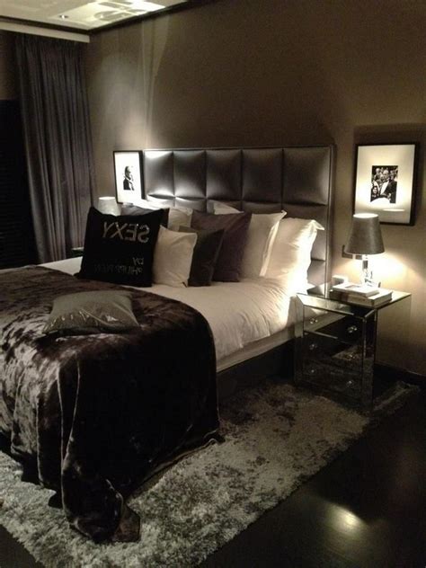 33 Gorgeous Romantic Master Bedroom Decorating Ideas