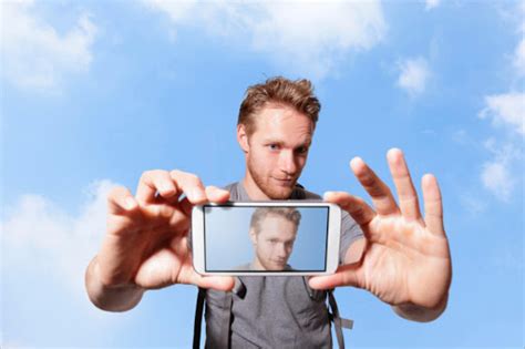 Men Who Post Selfies Have Narcissistic And Psychopathic Tendencies Study