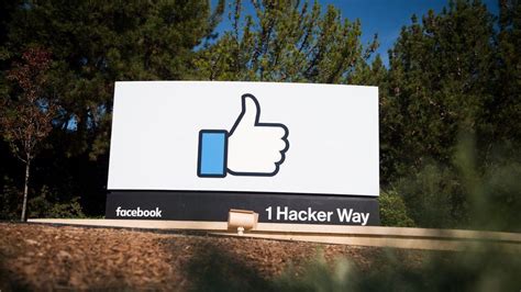 Facebook Fake News Row Mark Zuckerberg Is A Politician Now Bbc News