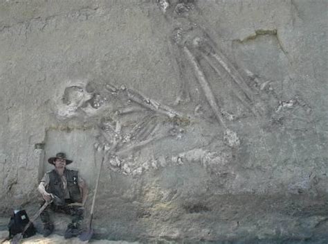Giant Human Skeleton Hoax
