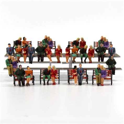 P4805 32 All Seated Figures O Scale 150 Painted People Model Railway