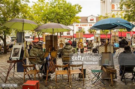 Montmartre Painters In Place Du Tertre High Res Stock Photo Getty Images