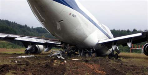 Crash Of A Boeing 747 200 In Medellin Bureau Of Aircraft Accidents