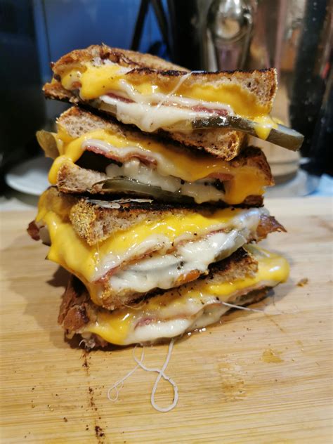 All good grilled cheeses are served with a deliciously salty, briny pickle! Three cheese bacon dill pickle grilled cheese : drunkencookery