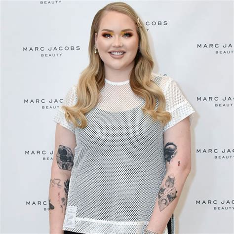 Youtube Star Nikkietutorials Comes Out As Transgender Woman