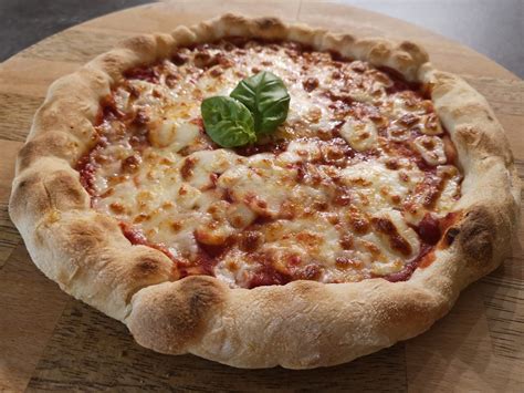 Pizza Napoletana Amorina In Cucina