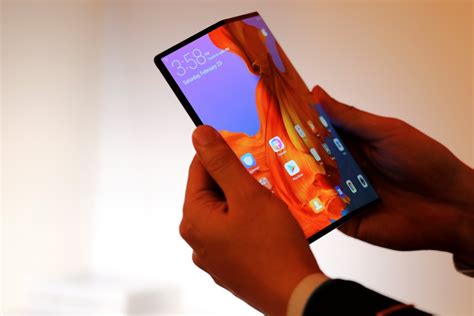Huawei Lança Smartphone Com Tela Dobrável Que Custará Us 26 Mil