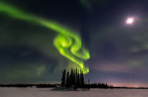 Best Northern Lights Tour Yellowknife Shelly Lighting