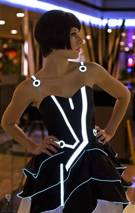 10 Of The Craziest Prom Dresses Weve Ever Seen Mode Cyberpunk
