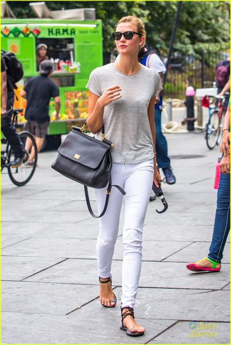 Karlie Kloss Takes The Nyc Subway After Lunch With Bff Taylor Swift Photo 695423 Photo