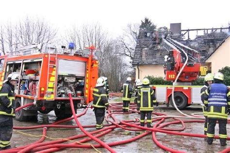 Travenbrück Neun Stormarner Feuerwehren Im Einsatz Großfeuer Auf