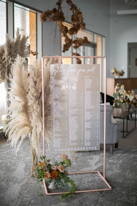 30 Creative Lucite Acrylic Wedding Signs For 2021 Trends Artofit