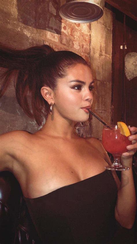 Selena Gomez Of Celeb NUDE CelebrityNakeds Com