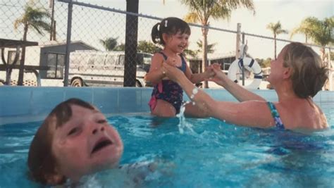 Mother Ignoring Kid Drowning In A Pool Know Your Meme