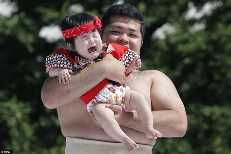 Hulking Sumo Wrestlers Try To Make Babies Cry At Japanese Festival Daily Mail Online