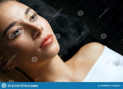 Woman In Gloves Applying Permanent Makeup Stock Image Image Of Paint