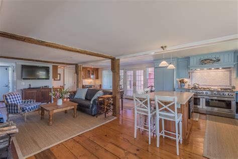 This Gorgeous New England Saltbox House For Sale Has A Fascinating