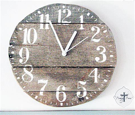 I have often admired those giant pallet clocks you find in home décor shops for. DIY Pallet Wood Clock - Reader Featured Project - The Graphics Fairy