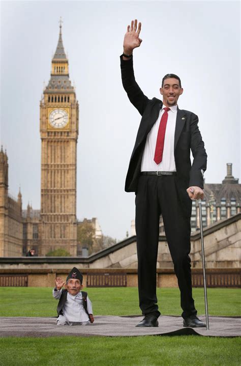 World Tallest And Shortest Men Meet On Records Day