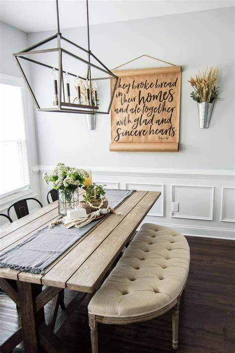 See more ideas about decor, rustic house, farmhouse table. Springtime Farmhouse Table Centerpiece (With images ...