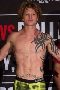 Qlife News From Around The Web Omg Hes Naked Mma Fighter Brett