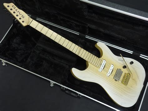 Maybe you would like to learn more about one of these? Runt Guitars (Japan) - giving Teuffel and Tao a run for their money? | The Gear Page