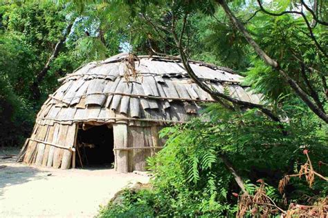 Plimoth Patuxet Museums Building A Home