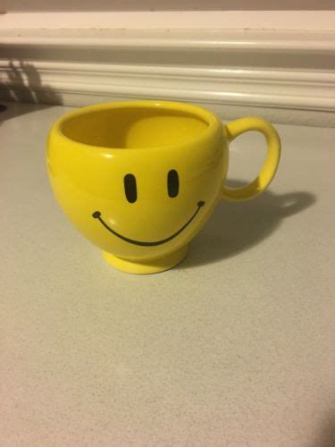 Teleflora Large Ceramic Yellow Smiley Face Coffee Cup Mug Happy Emoji