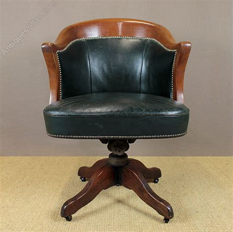 All of our office chairs come with free uk delivery, and the vast majority can be delivered the very next day. Vintage Leather Desk Chair. - Antiques Atlas