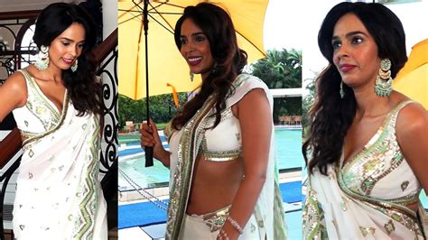 mallika sherawat flaunts her navel in white saree at rkrkay pro youtube