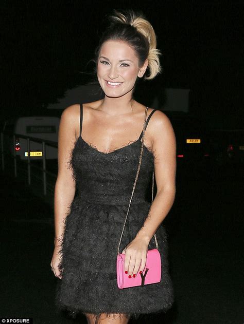 Towie Stars Sam And Billie Faiers Go Out For Minnies Boutique Christmas Night Out Daily Mail