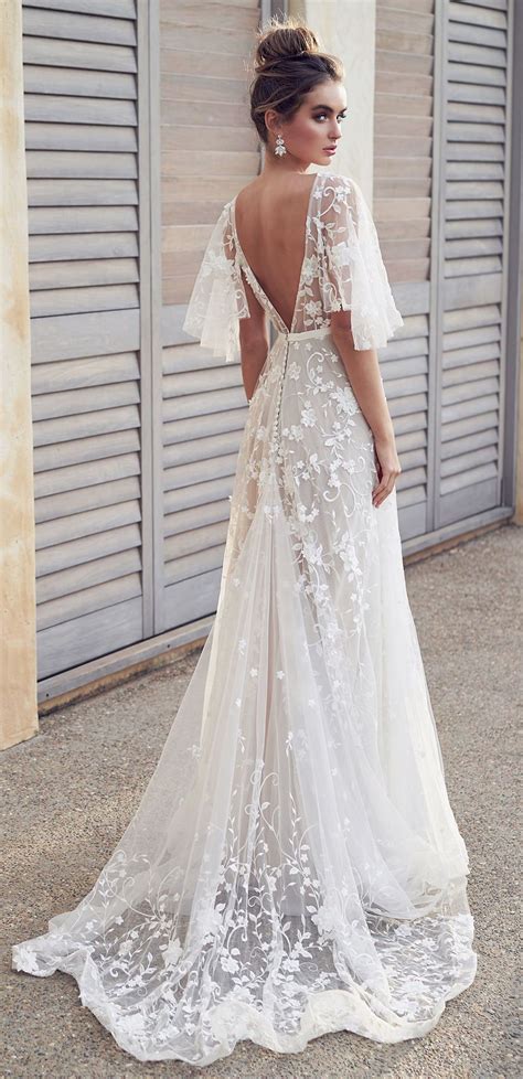 A white floral dress these days competes with many of the gowns that are currently now colored or with flowers too. 2019 Romantic White Flower Appliques Wedding Dress,Lace ...