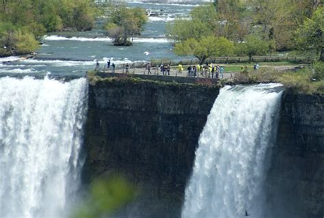 Bridal Veil Falls Cave Of The Winds Luna Island Niagara Falls