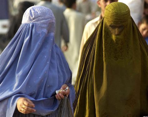 Burqa Hijab Chador che differenza c è tra i tipi di velo delle donne