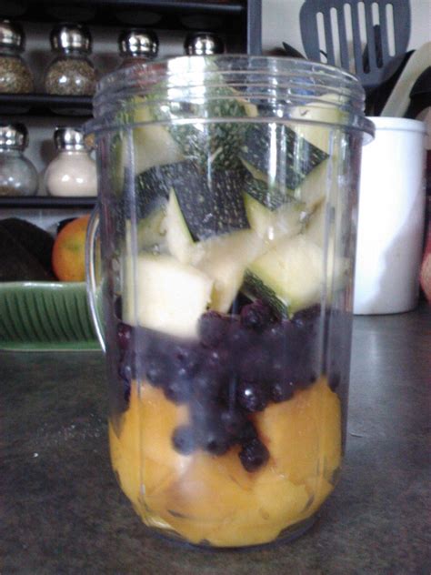 Magic bullet personal belnder is an affordable on the go blender. Magic Bullet Green Smoothie - Mango, Blueberry, Zucchini ...