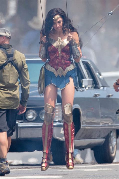 Gal Gadot Photographed Behind The Scenes Of Wonder Woman In Sexiz Pix