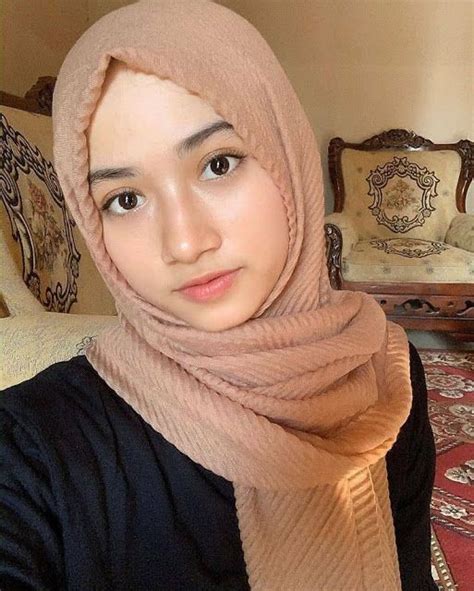 9 wanita cantik hijab di 2020 wanita wanita cantik kecantikan