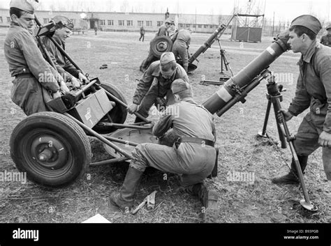 120mm Mortar High Resolution Stock Photography And Images Alamy