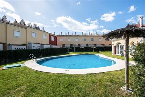 Con piscinas, padel, zona infantil, jardines, club social único la cercania a los pueblos de huelva ( punta umbria, rompido, isla canela ) y del precioso algarve, lo convierten en. LOS 30 MEJORES Alquiler apartamentos Islantilla y alquiler de pisos (¡con fotos!) en Tripadvisor ...