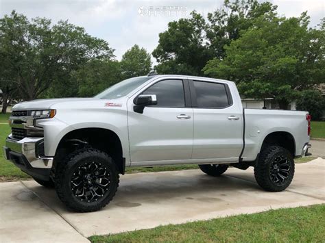 2019 Chevrolet Silverado 1500 With 20x10 18 Fuel Assault And 3512