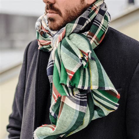 Discover 3 Of The Most Popular Ways To Tie Mens Scarf This Spring The