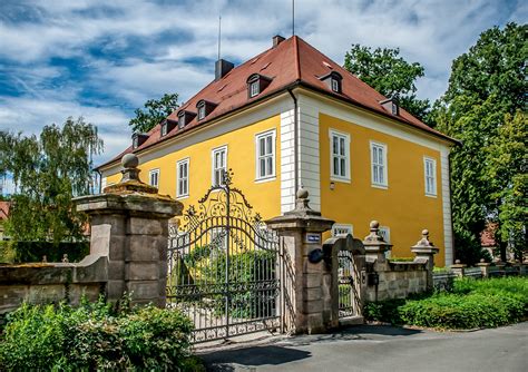 Single family (freehold) house 3 bedrooms, 1 bathrooms,9102 portage road birken, british columbia, for sale $3200000. Schloss Birken - Bayreuth