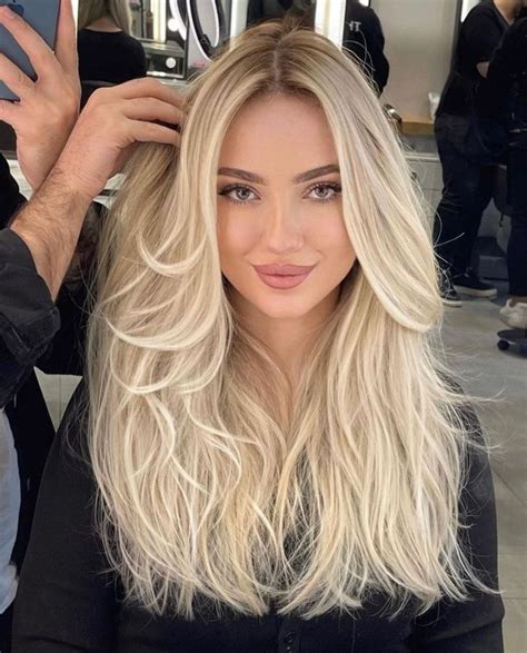 Long Flowy Feathered Hairstyle Summer Blonde Hair Perfect Blonde Hair Dyed Blonde Hair Light