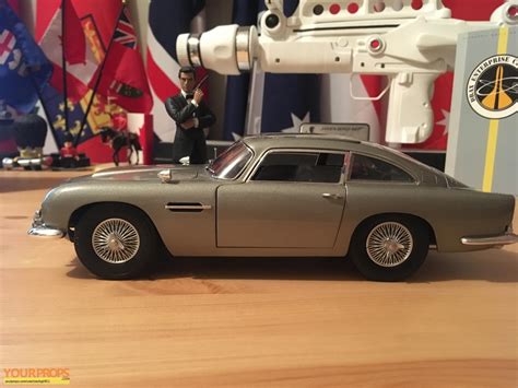 James Bond Goldfinger Aston Martin Db5 Replica Movie Model