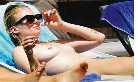 Sophie Turner Leelee Sobieski Hot Sex Picture