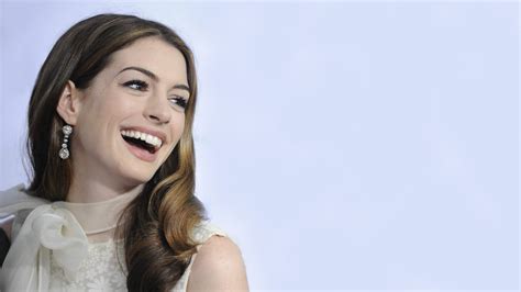 3840x2160 Anne Hathaway Smile 4k Hd 4k Wallpapers Images Backgrounds Photos And Pictures